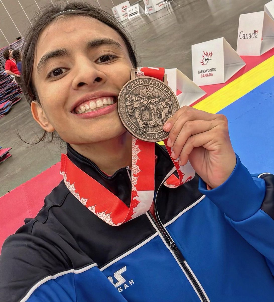 atletasmxof's tweet photo. 🚨 Con el pie derecho inició su temporada internacional la taekwondoín mexicana Fabiola Villegas @fabiolavm04, al obtener la medalla de bronce 🥉 en el Abierto de Canadá 🇨🇦, realizado en Vancouver, dentro de la categoría olímpica de -57 kgs femenil, donde busca fogueo y mayor experiencia. 
 
 📰👉 https://t.co/Cysgjg0rHz

#taekwondo #tkd #noticias #prensa #sportsmarketing #sponsors #mexico #atletasmx