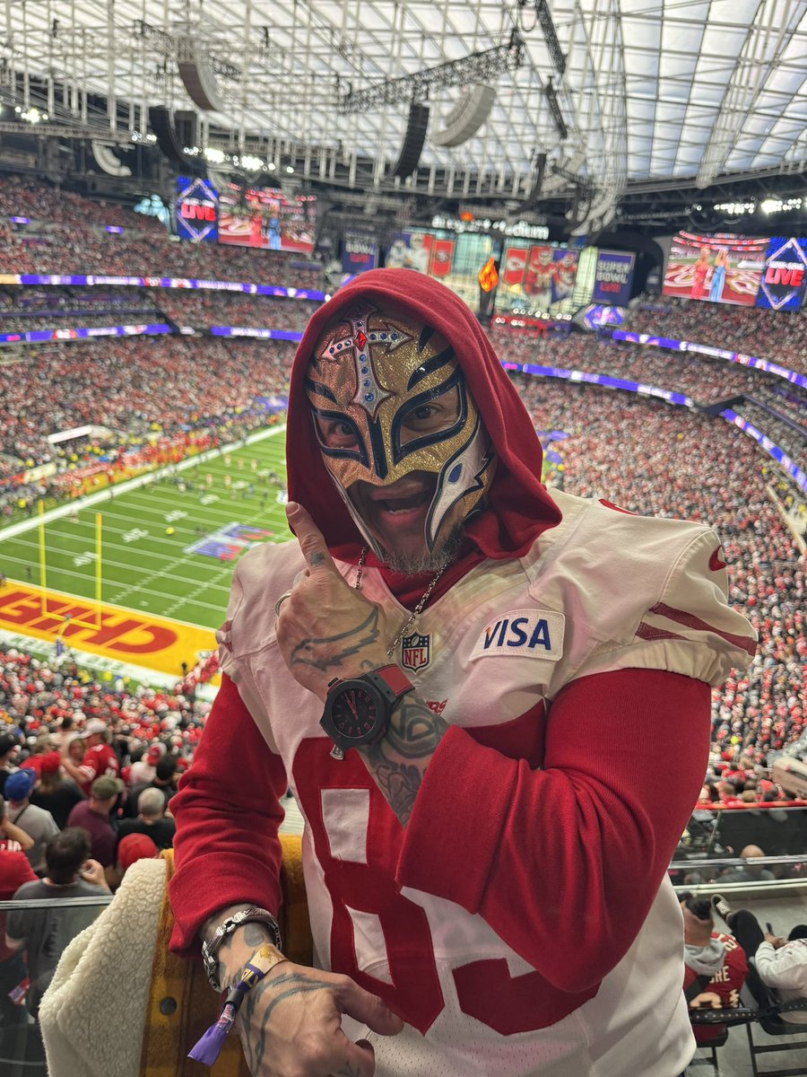 El 619 es 49er 🫡 @reymysterio @nflmx #SBLVIII