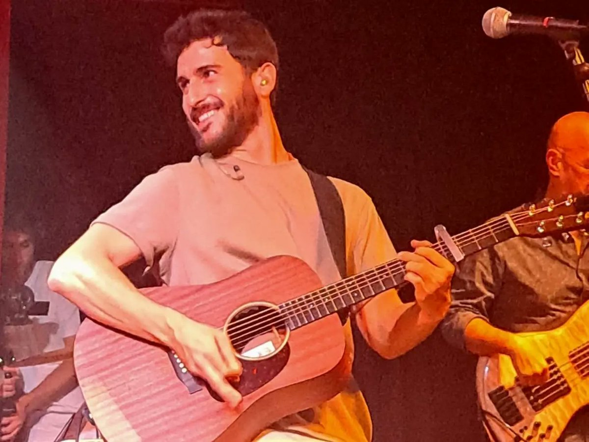 LoveAlvaroGango's tweet photo. Concierto de presentación de @AlvaroGango en la @SalaElSol 🎤🎶 https://t.co/Y5SJSl6xdJ https://t.co/5KDn8eTwia