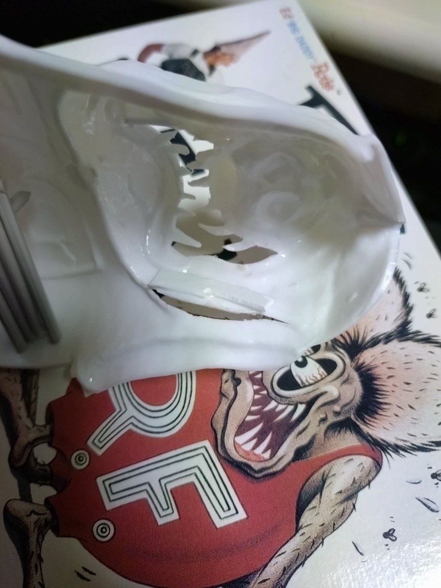FLAT2kun's tweet photo. なぜか、ラットフィンクを作る
口抜いてみました
顔巾狭くして
鼻伸ばしてます。
#Ratfink #REVELL #CUSTOMMONSTER https://t.co/2wObiJvRn2