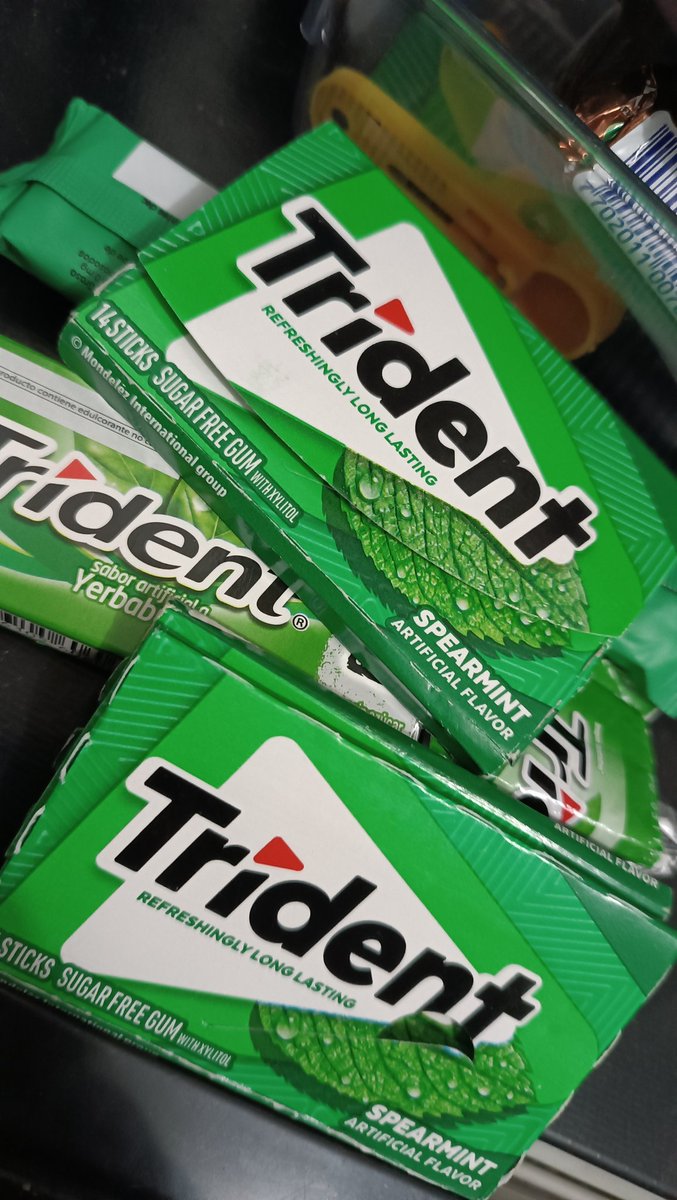 Nohellyeritza's tweet photo. La loca de los @TridentEcuador 
Que se note cuál es mi sabor fav 💚 https://t.co/B0DoG3gRx1