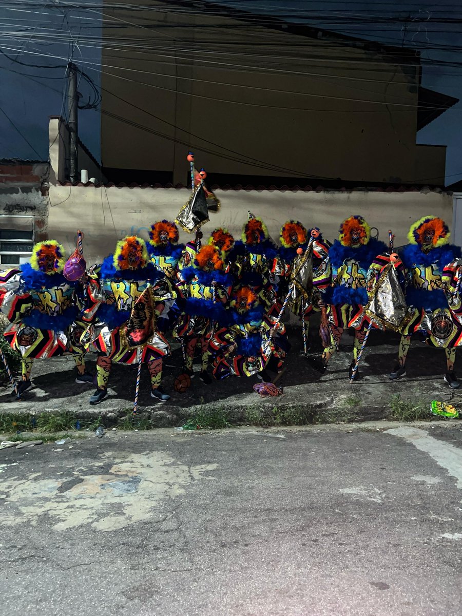 r_louko's tweet photo. Bloco é rua 🎌🥳 https://t.co/RpPI4z0IBb