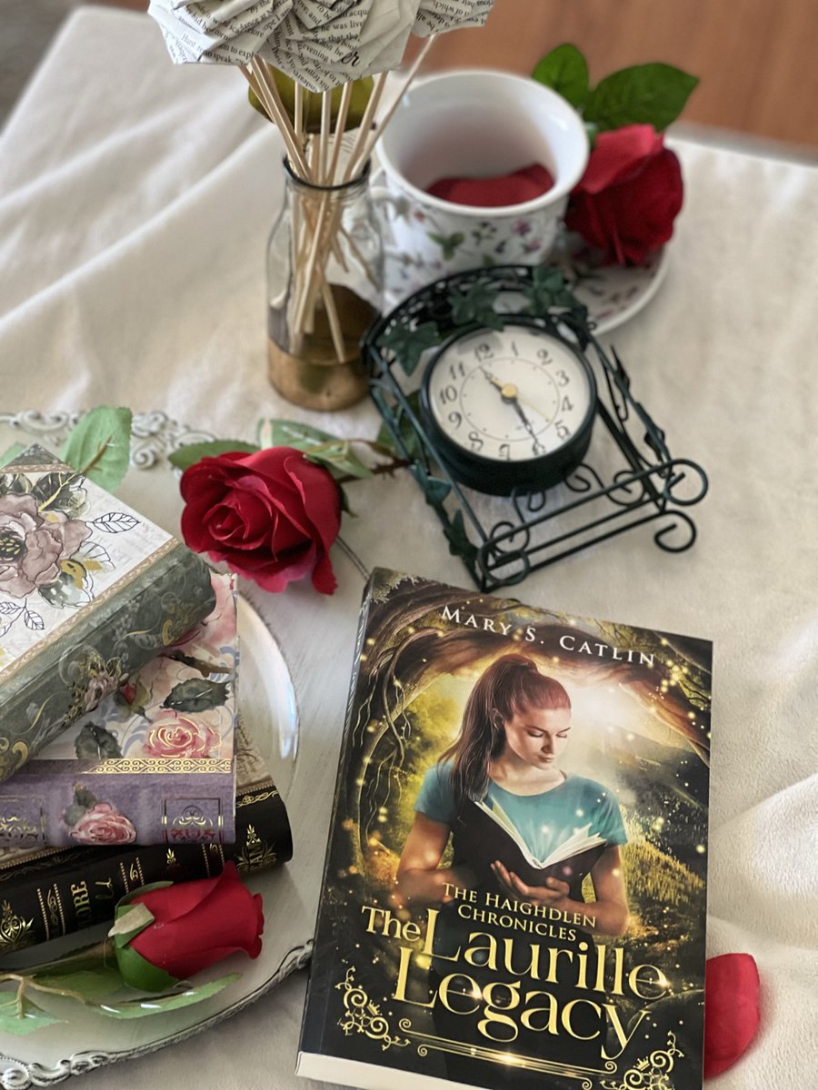 maryscatlin's tweet photo. The trilogy is coming to an end. Here’s where it all began…#readingcommunity #fantasy #fantasyromance #booklovers #fantasybooks https://t.co/ggcYkk3iys
