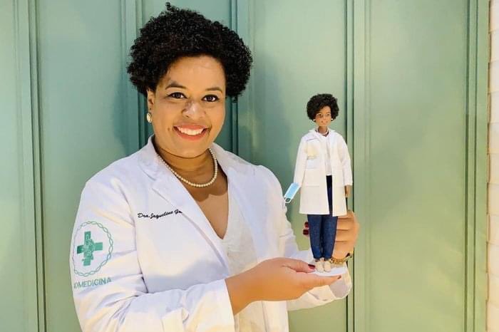 MarinaSilva's tweet photo. Neste Dia Internacional de Mulheres e Meninas na Ciência, quero rememorar o trabalho de excelência científica e de grande impacto na saúde pública nacional e mundial, desenvolvido pela biomédica baiana Dra. Jaqueline Goes de Jesus e sua equipe. Eles fizeram em apenas 48 horas o sequenciamento do genoma do SARS-CoV-2, o vírus responsável pela COVID-19, no primeiro caso identificado no país. O que contribuiu significativamente para o entendimento do vírus e seu enfrentamento. 

#meninasnaciencia #mulheresnaciencia #UNESCO #diainternacionaldasmulheresnaciencia

 Foto: Arquivo Pessoal