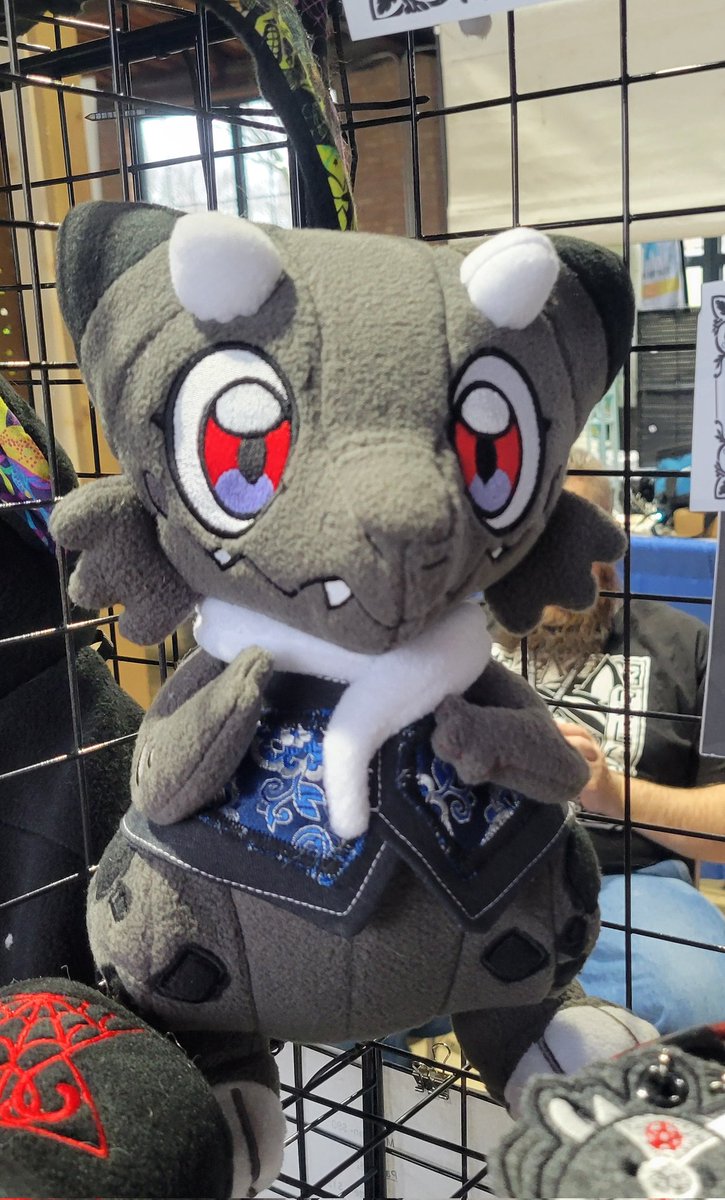 My first kobold friend and honestly I love how cute he is even with his few derps. The future ones will be out of minky instead of fleece and i think they'll turn out even better.  Thank you to <a href="/NazFX_Studios/">NazFX🪡</a> for making some of the cutest patterns!