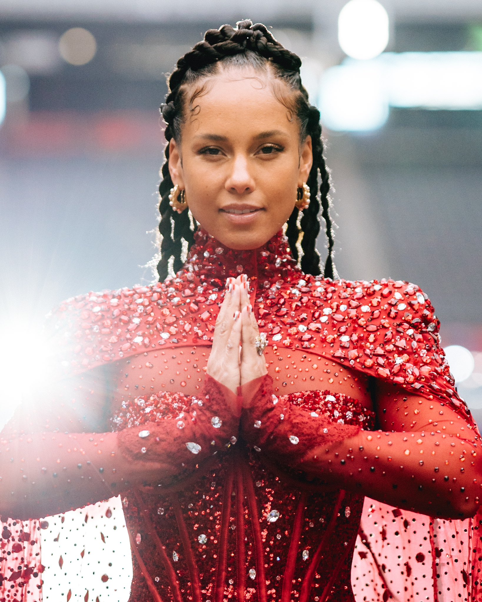 ALICIA KEYS - Página 12 GGGY9GJXcAAYAPN?format=jpg&name=large