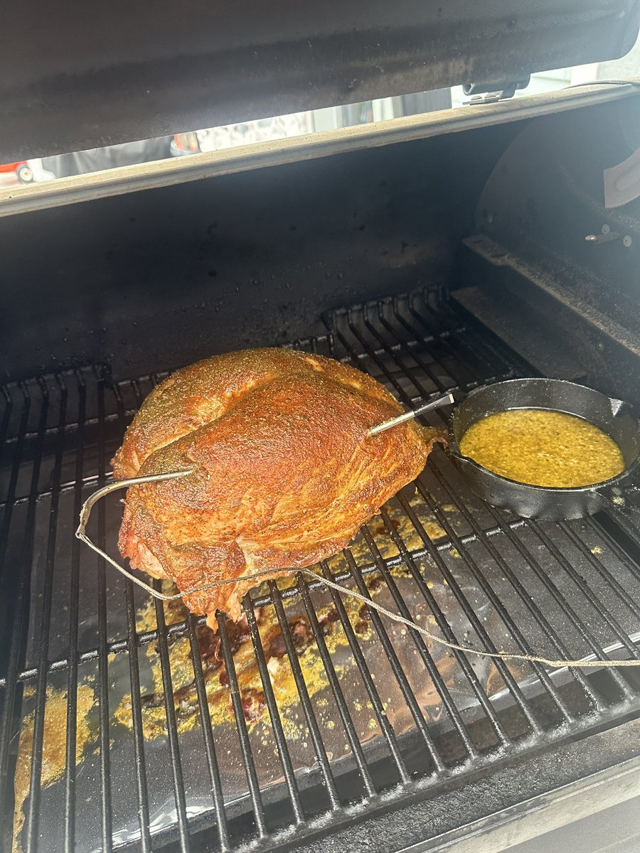 dan_huling's tweet photo. @TraegerGrills  #traegergameday https://t.co/J7LV5RB67Z