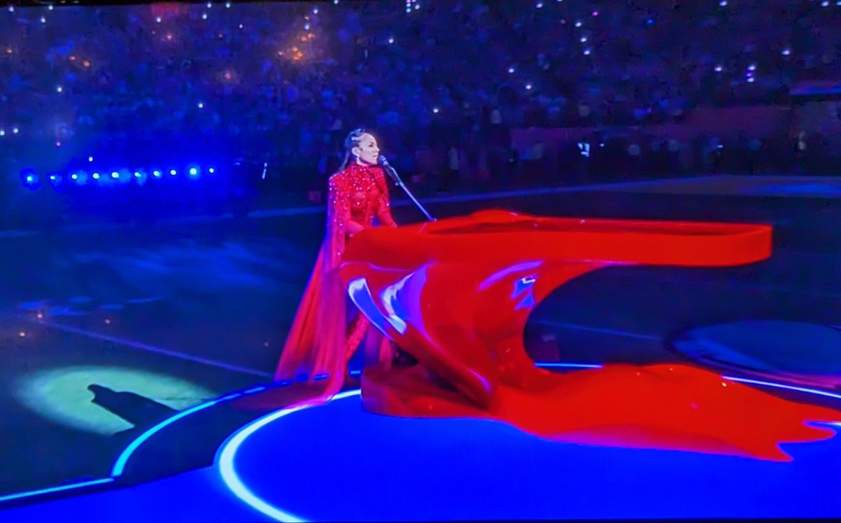 Leave it to (RED) friend, Vanity Fair cover model and our boo Alicia Keys to have the longest red cape in Super Bowl history. #SuperBowl