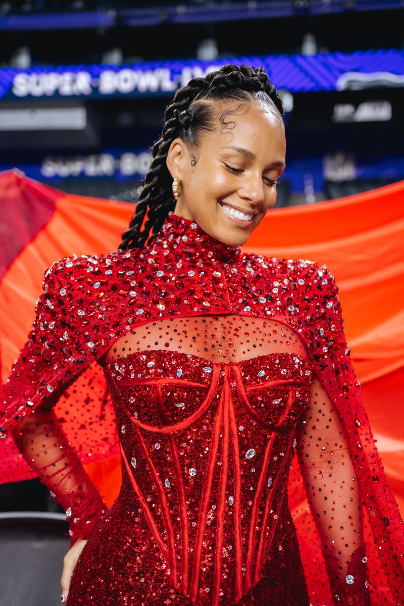 ComplexMusic's tweet image. .@aliciakeys X #SuperBowl