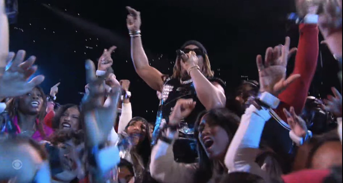 BleacherReport's tweet photo. LIL JON 🔥 https://t.co/qOTi8sPxeE