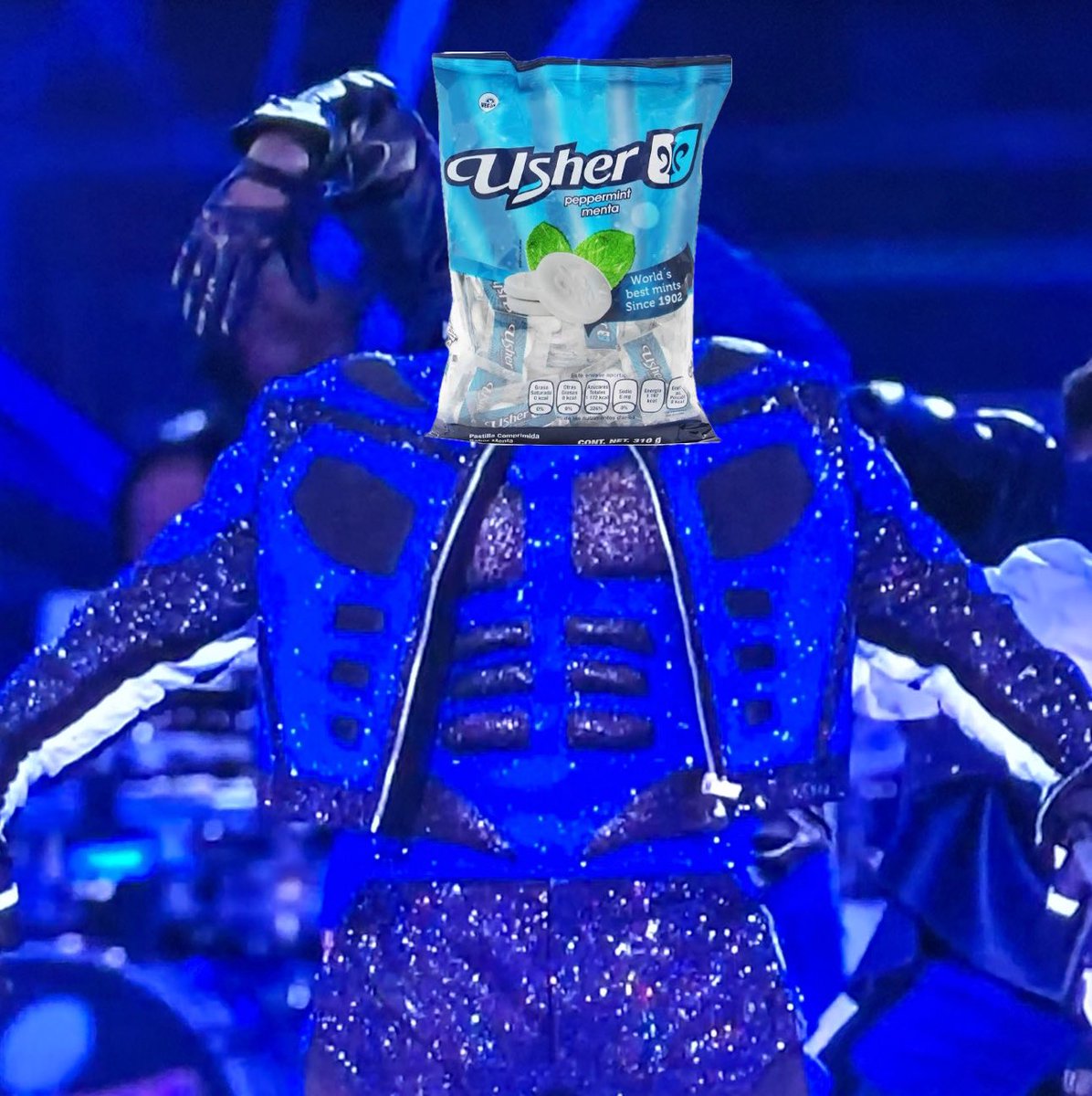 jccasco's tweet photo. Usher 🍬 > Usher 🎤

#SuperBowl
#Usher
#AppleMusicHalftime 
#SupervowlxFSMX https://t.co/7itmcPJb7H
