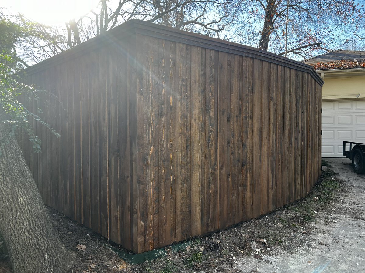 DFWConstruct's tweet photo. Board on board fence in Oak Cliff Texas! https://t.co/I9gvs0MYMW