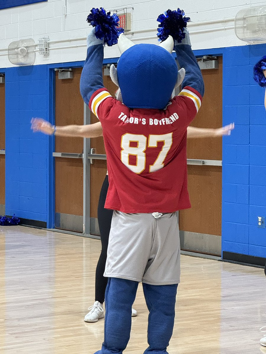 ctizz36's tweet photo. @SygnaAlex Even my College Mascot has gotten in on it… This was at their most recent Basketball game. https://t.co/n2EAweVtMV