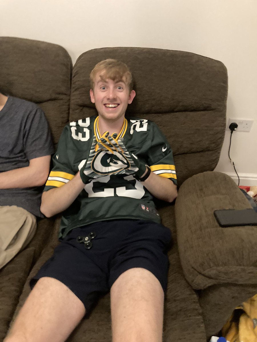 Ben_Fleming99's tweet photo. My son is loving the half time show 🏈#WatchThis #SuperBowlLVIII @NFL @NFLUK @ITVSport https://t.co/v88JRhJcSN
