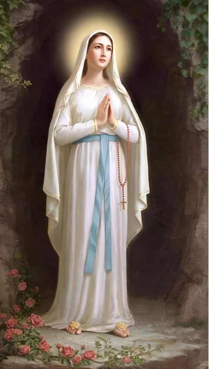 Ave Maria, cheia de graça, o Senhor é convosco. Bendita sois vós entre as mulheres e Bendito é o fruto do vosso ventre Jesus. Santa Maria, Mãe de Deus, rogai por nós pecadores agora e na hora da nossa morte. Amém.

Nossa Senhora de Lourdes,
rogai por nós que recorremos a vós.