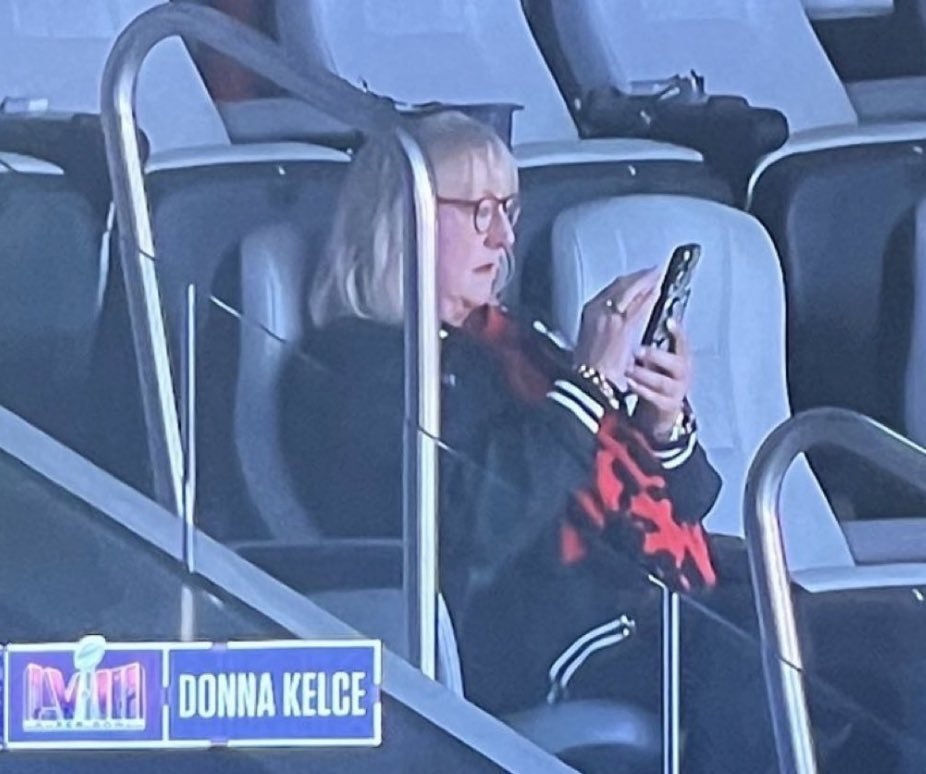 "Larsa unfollowed Marcus"