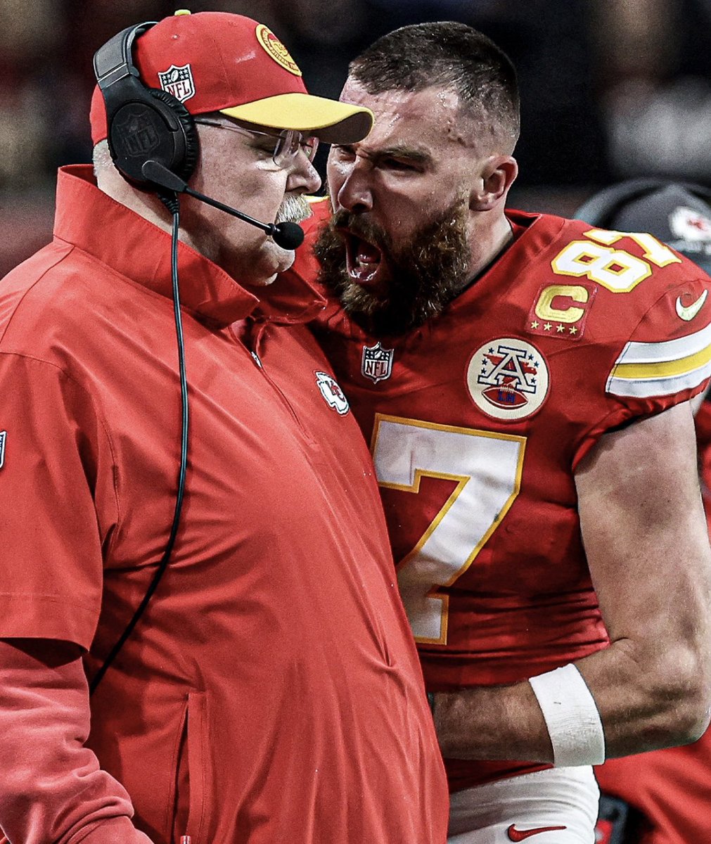 itsbbyjess's tweet photo. kelce: “SHE’S GONNA LEAVE ME!!” https://t.co/YxhwP14bHd