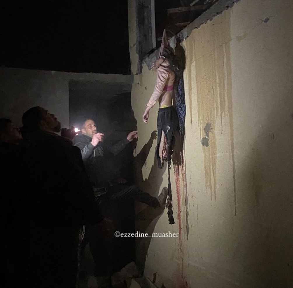 CensoredMen's tweet photo. 🇵🇸🇮🇱 I swear to God I don't know what to say anymore.

I thought I had been desensitized but this picture made my eyes water.

Israel are actually creating hell on earth.

Oh my God. (18+) https://t.co/24ZPmkwO9A