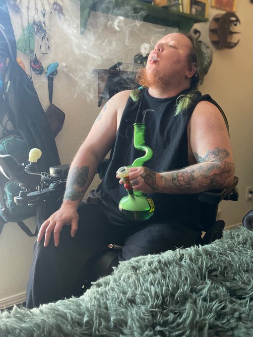 Hope everyone else is having a super  bowl! 😻 #420 https://t.co/TWEWD5qCaE<a href="/tag/couplegoals"class="tags"><span>#couplegoals</span></a>