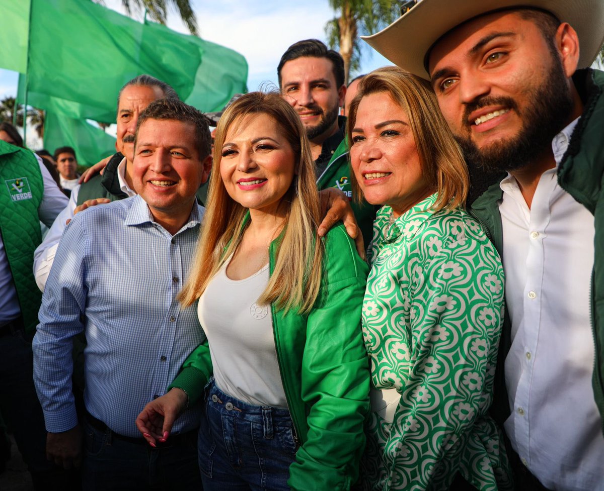 ClaudDelgadillo's tweet photo. Hoy, tome protesta como candidata a gobernadora por el @PVEM, me siento orgullosa de saber que Jalisco está listo para la transformación verde 💚. https://t.co/0oyfDJ0skv