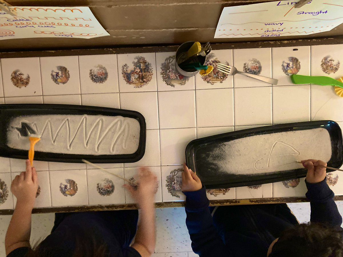 F_Garofalo1's tweet photo. #BeginningStagesOfWriting #LetterFormation #TactileLearning #Science #StatesOfMatter #Sensory https://t.co/Z1h00Uu0Ij
