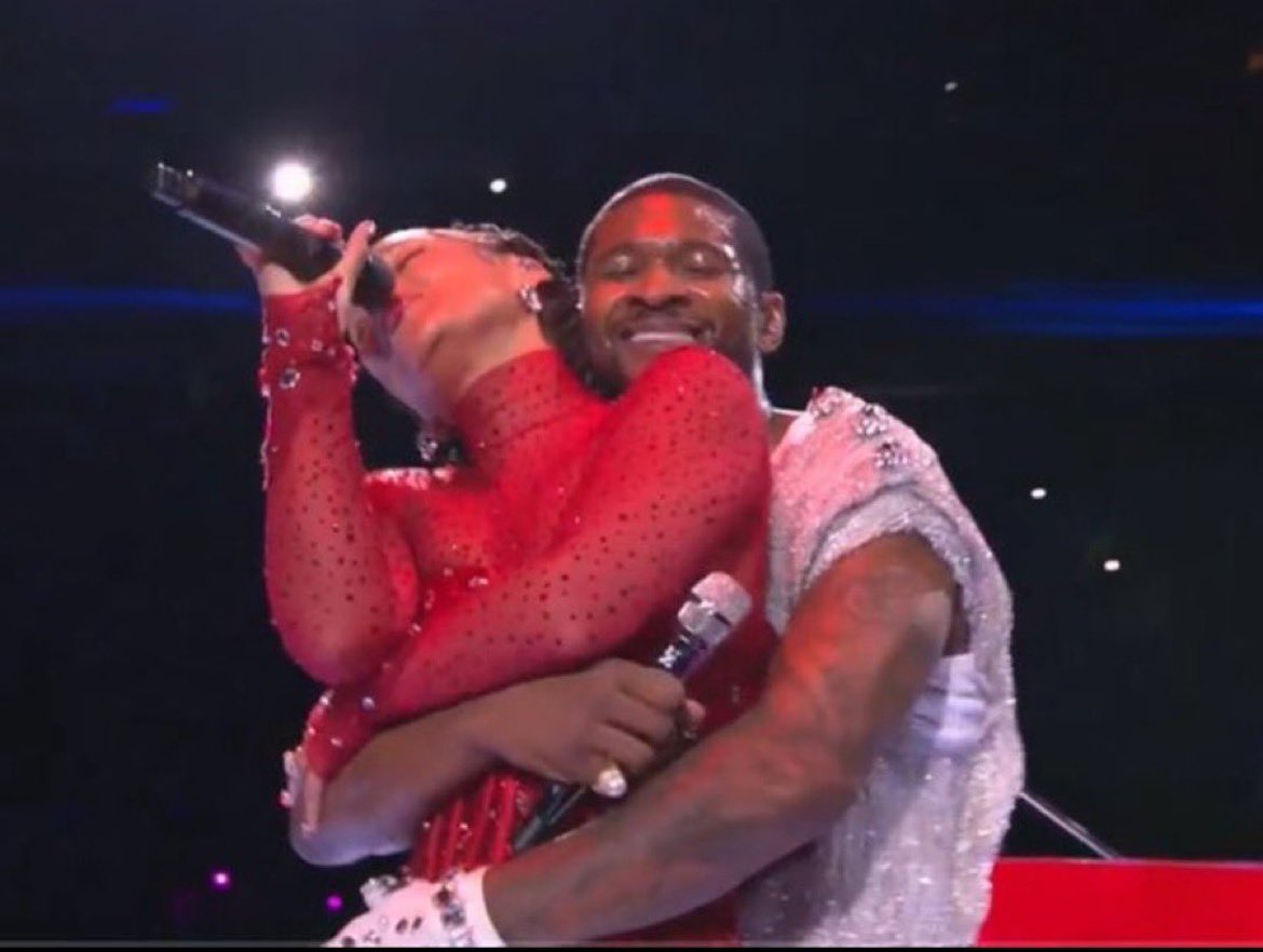 how broke mfs hug they girlfriend when she buying him some 😭😭