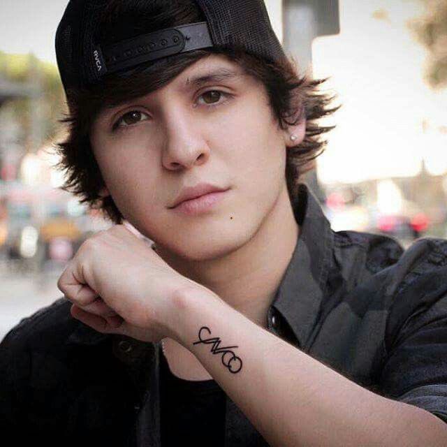 Luisannavelez's tweet photo. Mi foto fv son estas dos 🥰🌌🌟 https://t.co/e5EqQ4Re5Y