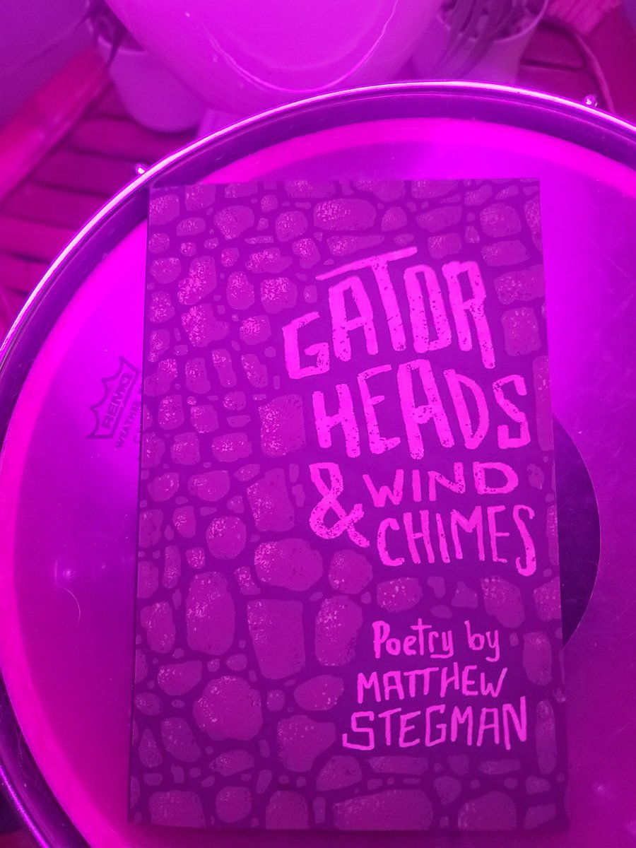 my chapbook came in the mail :')
Available here:
barnesandnoble.com/w/gator-heads-…

#poetry #Chapbook #selfpublish