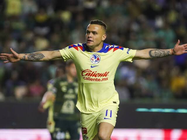 misterpumas's tweet photo. La pelota sonríe, esta jornada ganaron los 4 grandes del Fútbol Mexicano. https://t.co/gke7c4KeiM
