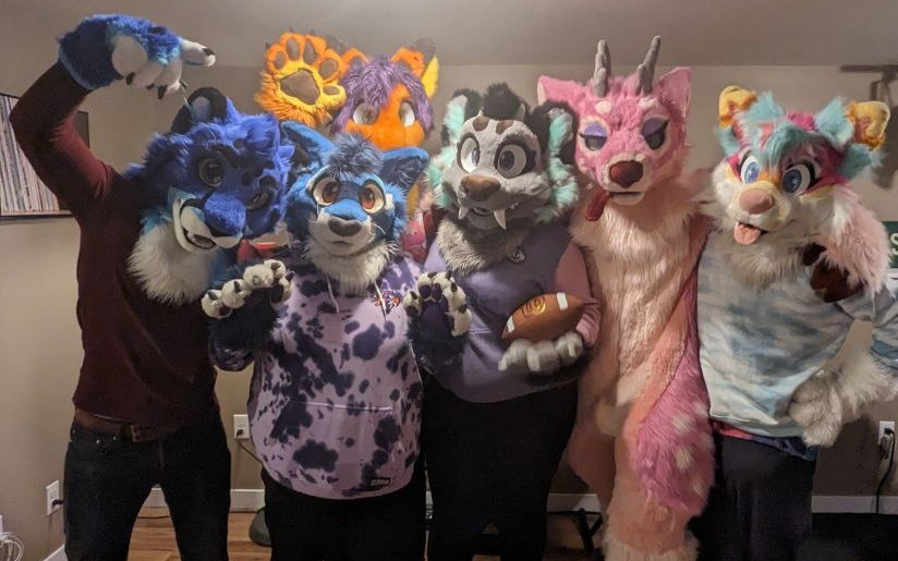 Happy #SuperBowl2024 with a bunch of great animals! 

Thanks for hosting @SubzyChee and @ZyneHusky ❤️