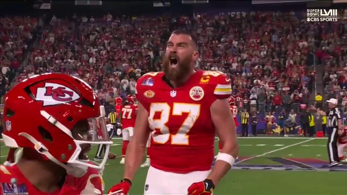 NFLonFOX's tweet photo. THE CHIEFS LEAD https://t.co/aQXghseMlA