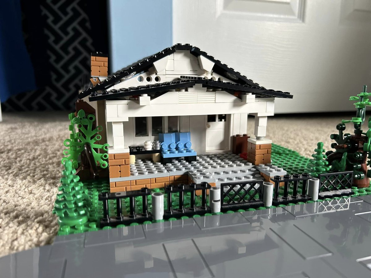 OutsidersHouse's tweet photo. The Outsiders house in LEGO®. Built by Aidan Croegaert. Stay Gold. https://t.co/gB6AJsD2ur