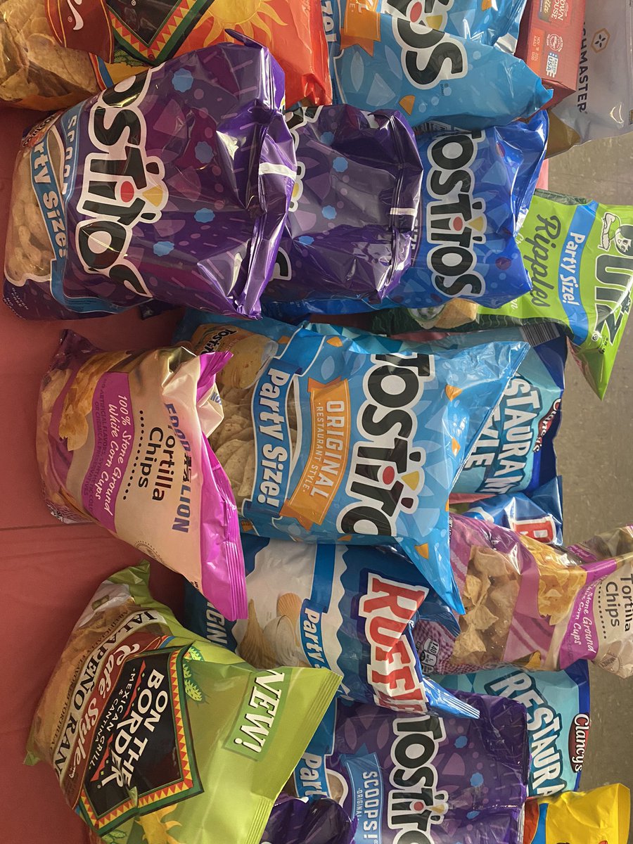 M S. V A L E N T I N E tweet media