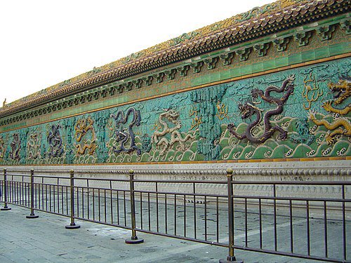 @FuCong17 The Nine-#Dragon Screen is a 30-meter-long wall, depicting nine dragons playing with pearls & one of the dragons printed as my birthmark. It’s located behind The Palace of Tranquil Longevity, The screen was meant to protect the Manchu Emperor from evil spirits & bad luck.

JGV
