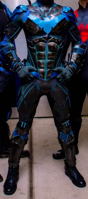 My brain made me think it, &amp; now I can&rsquo;t unsee it.. Usher&rsquo;s blue Super Bowl halftime fit made me thing<a href="/tag/pagodapatoga"class="tags"><span>#pagodapatoga</span></a>