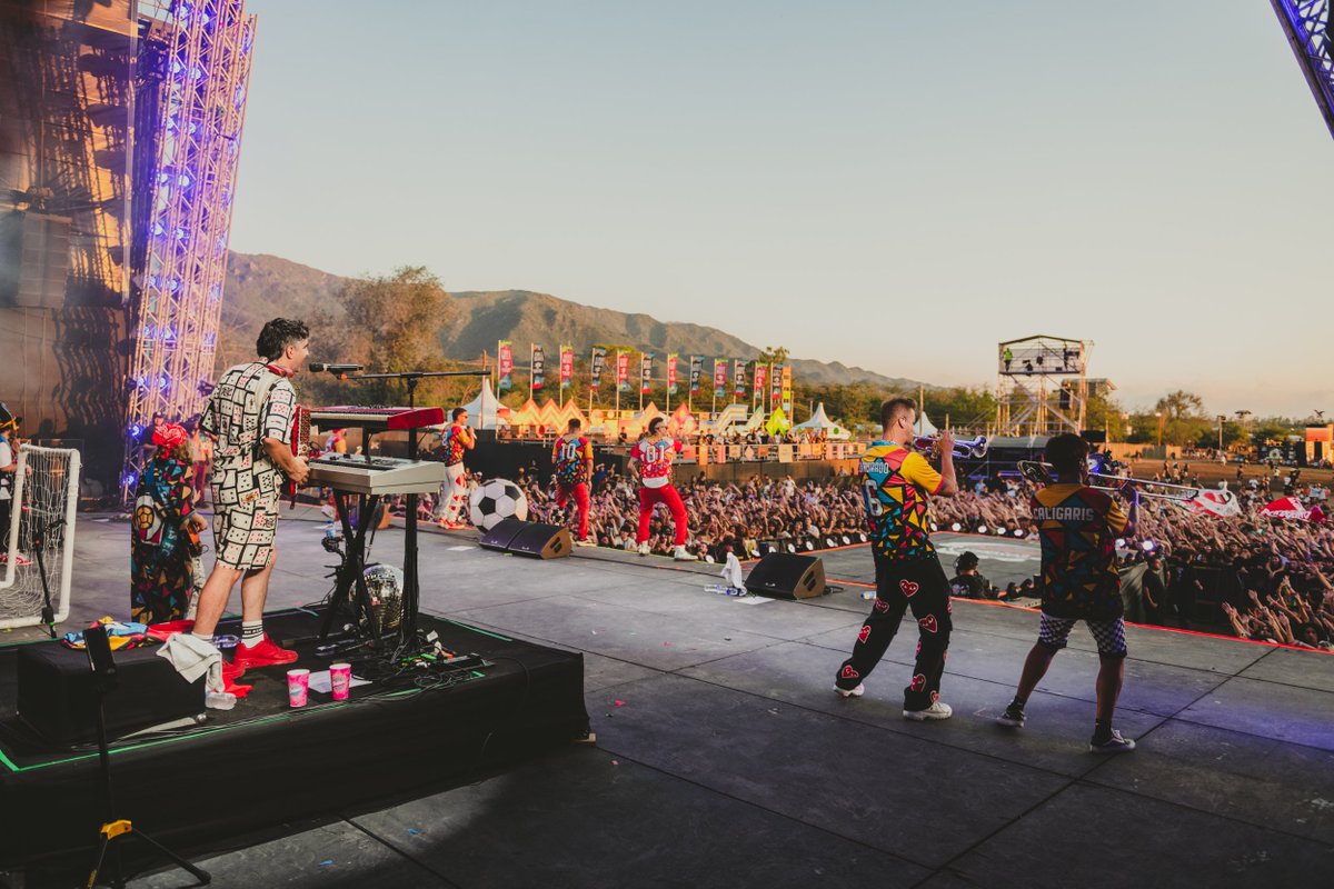 Cosquin_Rock's tweet photo. FIESTA, POGO Y AGITE. Vamos despidiendo esta edición, manijeros! #CR24 

@estelares @catupecuoficial @LOSCALIGARIS https://t.co/7By6r3IGWJ