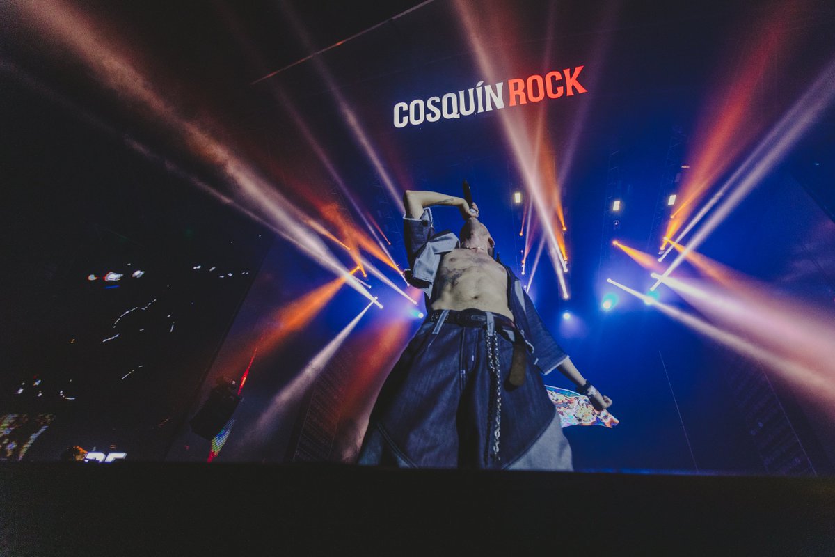 Cosquin_Rock's tweet photo. FIESTA, POGO Y AGITE. Vamos despidiendo esta edición, manijeros! #CR24 

@estelares @catupecuoficial @LOSCALIGARIS https://t.co/7By6r3IGWJ