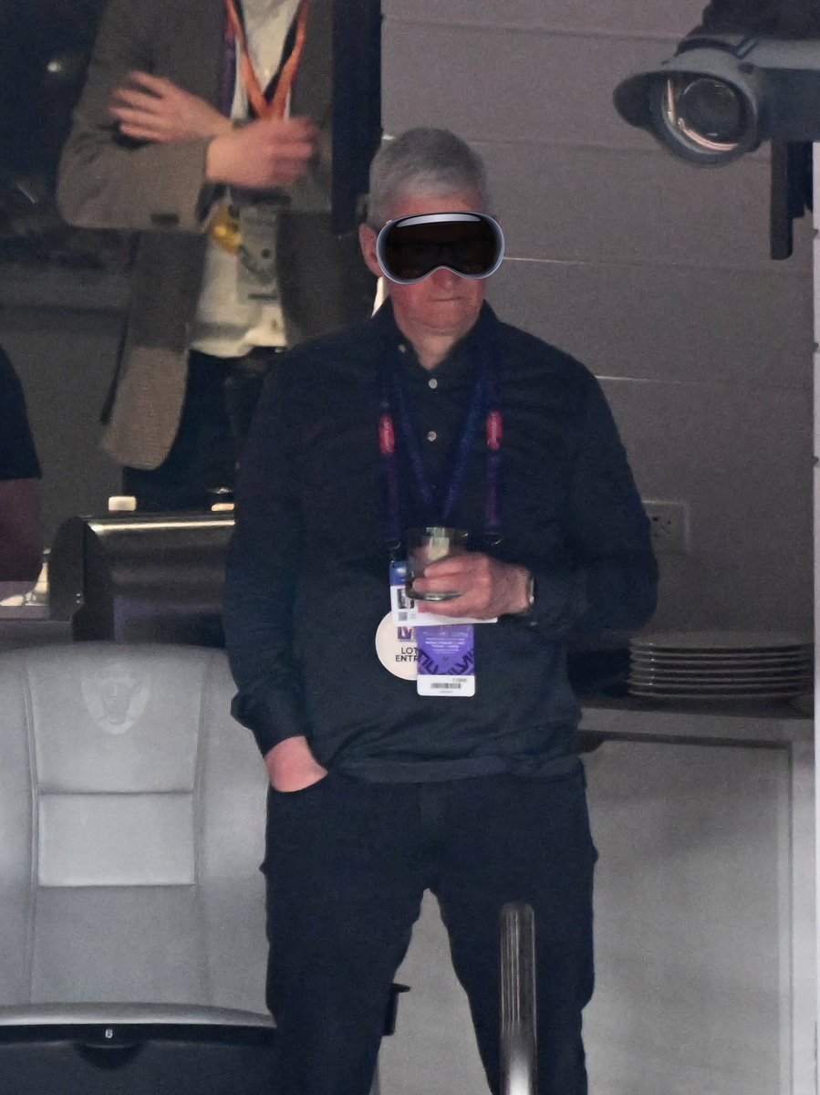 BREAKING: Tim Cook has been spotted at the Super Bowl