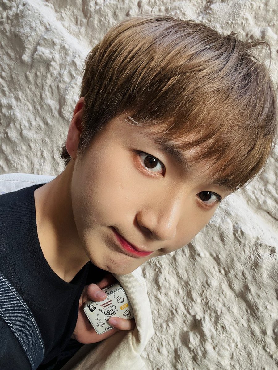OmegaX_members's tweet photo. [#OX]

이제 집에 가자!

#OMEGA_X #오메가엑스 
#케빈 #KEVIN https://t.co/LaylLKKwnz