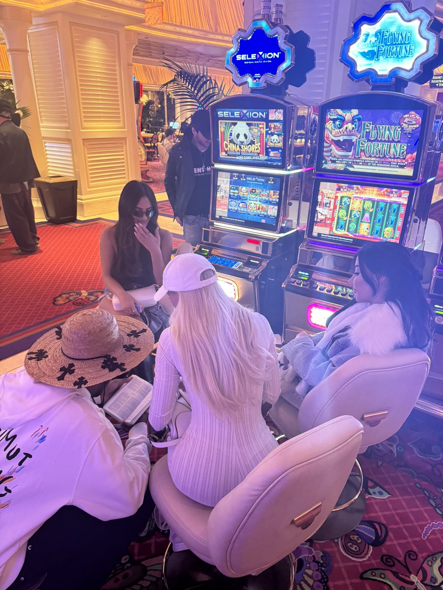 blknoiz06's tweet image. literally praying for a chiefs win rn