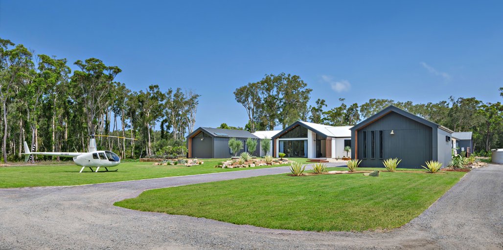 COLORBONDsteel's tweet photo. Anna Bay Modern Farmhouse by Bakker Design features #COLORBONDsteel roofing in the colour #Monument using a #Trimdeck profile, and #Surfmist. The Garage door is elegantly finished in #Nightsky.
#BakkerDesign #BakkerHomes #Barnhouse #Roofing https://t.co/dl80UKrQUR