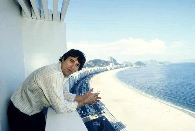samfabelman's tweet photo. robert de niro at rio de janeiro, brasil in 1981. https://t.co/POO9QDe66h