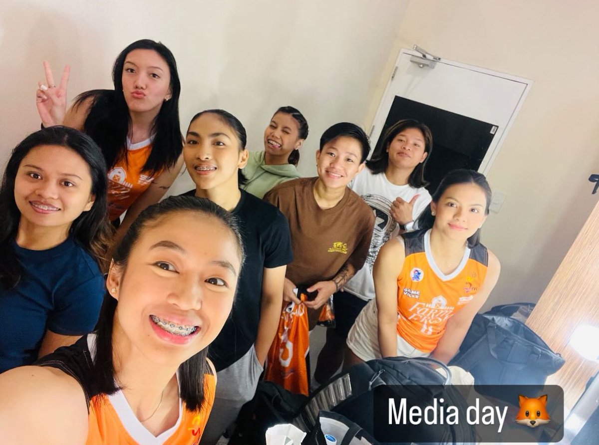viraynatics4's tweet photo. Fresh naman ng mga foxies😊🧡 https://t.co/ZiJpcwvIwp