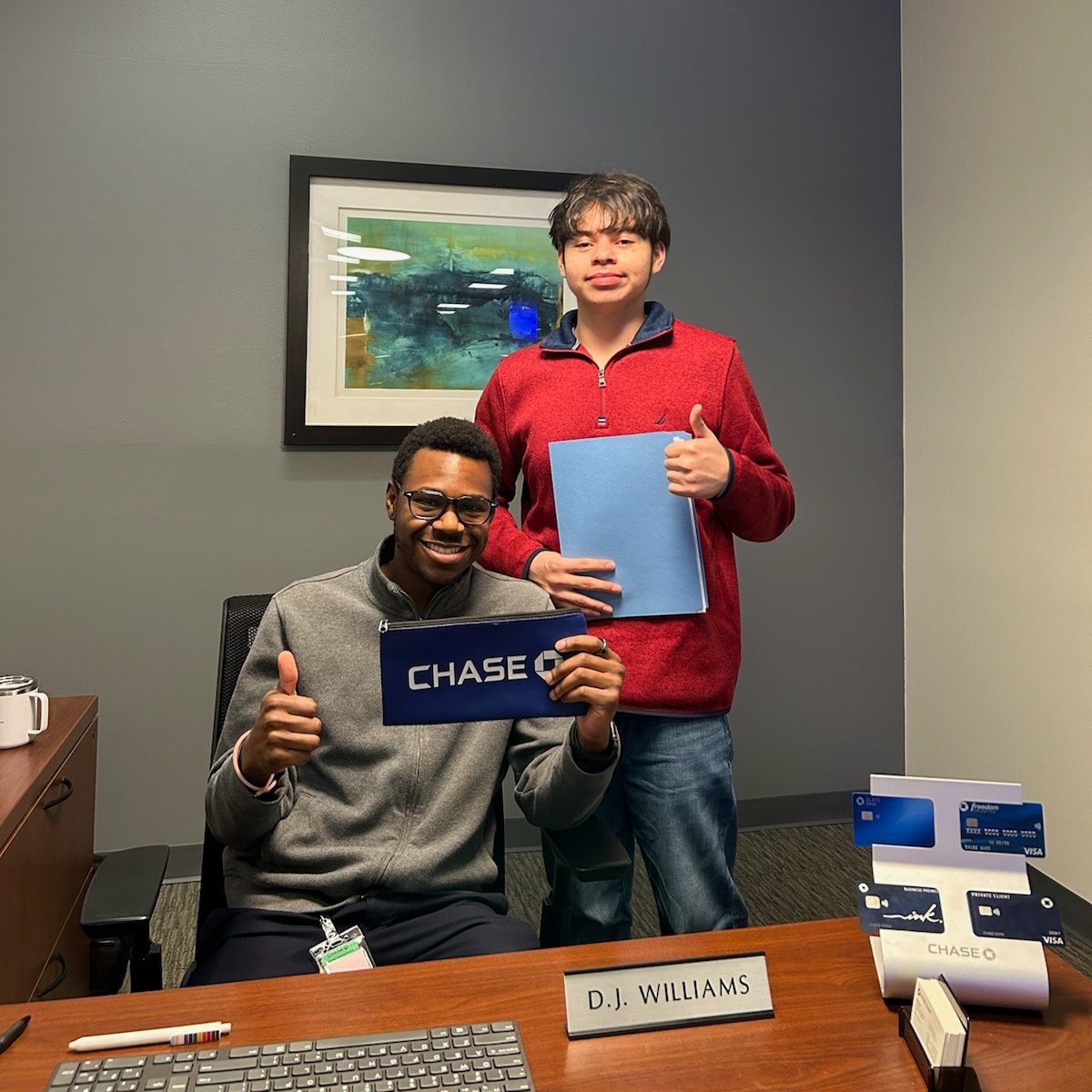 LevelPathways's tweet image. This is Chris with his new banker Mr. Williams who helped him create his own bank account.
#LevelPathways teaches students the importance of budgeting &amp;amp; saving. We encourage saving 50% of their paycheck so when they graduate they have enough saved up to follow their dreams.
