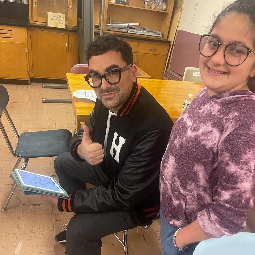 LeonieWoolf's tweet photo. BTS of Dan Levy's https://t.co/mVCYpp5REH Superbowl ad โค๏ธโค๏ธ
๐ธ officialsamirasardella
๐ https://t.co/7EaWHPnK6n
#DanLevy #Homesdotcom #SuperBowlLVIII https://t.co/E8zVvFpCCO