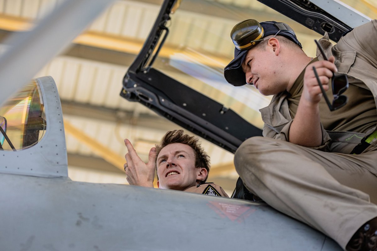 Behind every flight of an @RoyalAirForce Typhoon on Spears of Victory 24 is the support of the specialists, technicians and engineers who prepare the jets for every sortie🙌🏼 🇬🇧🇧🇭🇬🇷🇫🇷🇴🇲🇵🇰🇶🇦🇸🇦🇦🇪🇺🇲