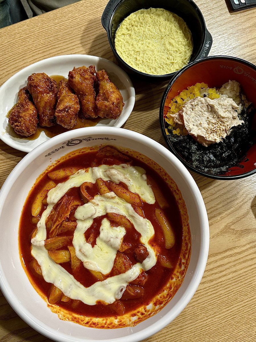 yum__finder's tweet photo. 여고생 정식 https://t.co/9y5gNqmFpt