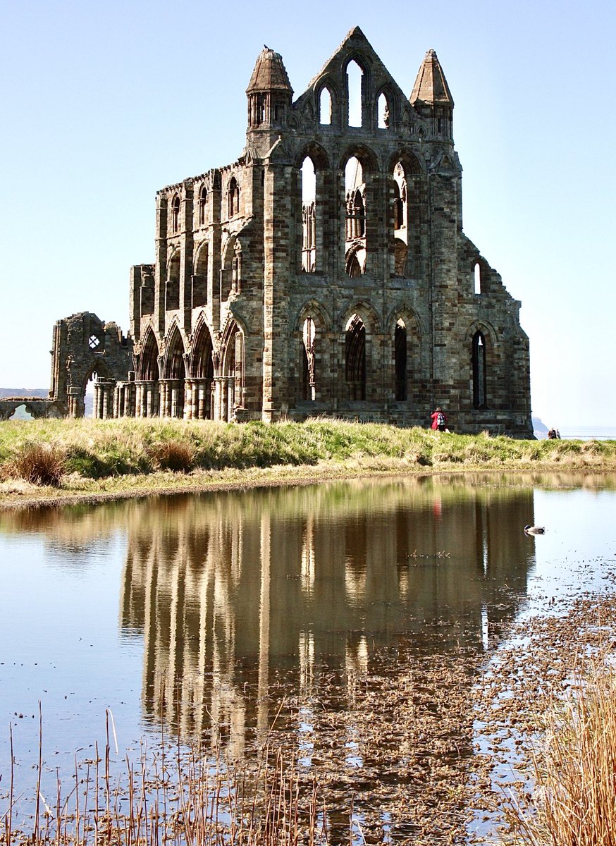 NickyJohnsonNY's tweet photo. Wishing you a happy new week from Whitby Abbey, North Yorkshire 😊 https://t.co/BDxdWsn3DO