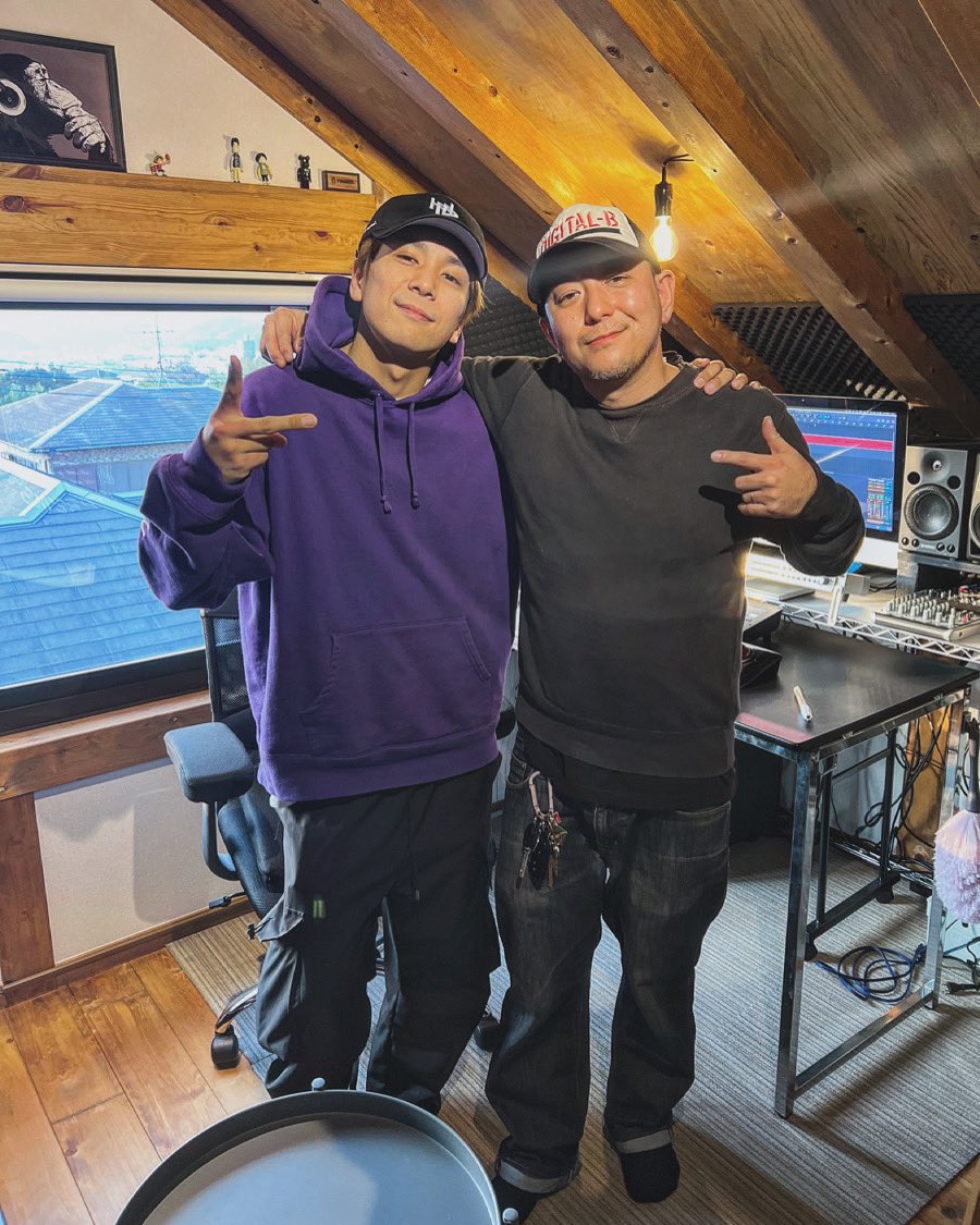 STIFFYBOTHWINGS's tweet photo. BIG UP @nb_shun224 🔉🎤
ダンス後のDub Sessionもバッチリ!ありがとう!!
現場や配信でプレイするんで皆さん是非チェックしてみて下さい!!
#shun #bothwings #duttymoneyriddim #dubplate #dubsession #monkeystudio #鹿児島reggae #鹿児島レゲエ #09reggae https://t.co/XVkeIEWmb6