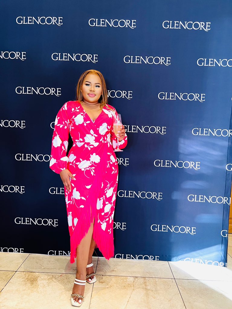 New Week. New Chance to chase paper. 
Your Favourite Mining Engineer out an about. A happy week ahead fam ❤️
#Wimuk #glencore #wimsa